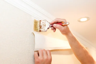 Pose de papier peint à Charentay — revêtements muraux et toiles de verre